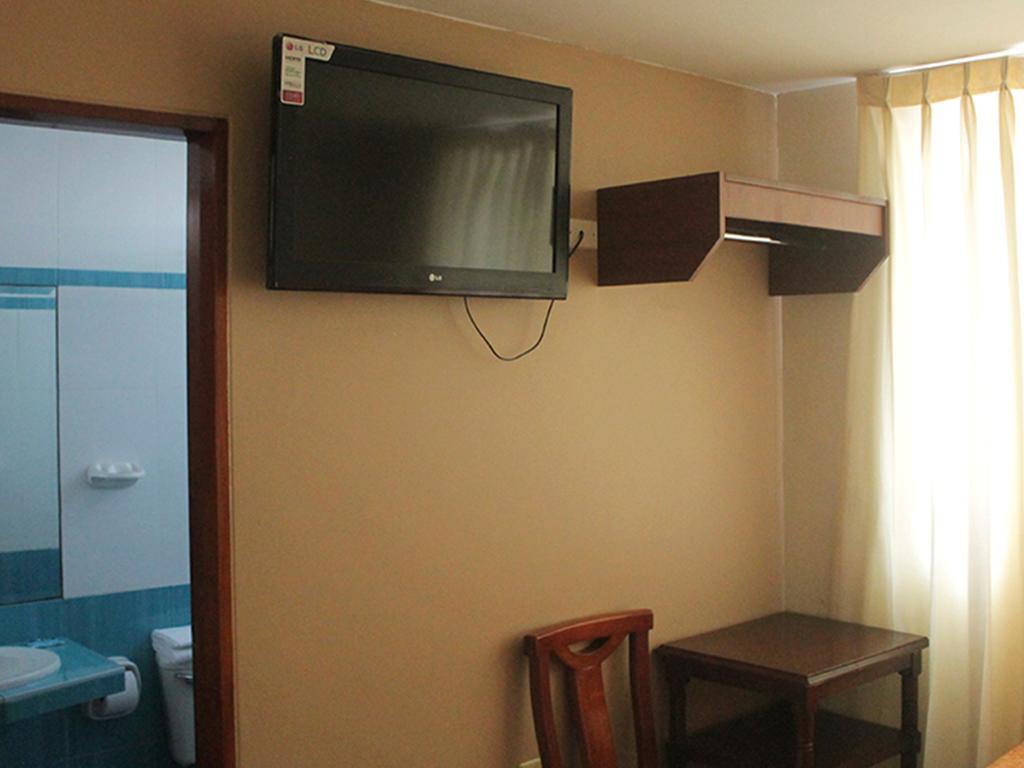 Hotel Jorge Chavez Trujillo Buitenkant foto