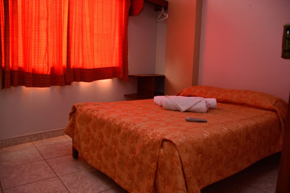 Hotel Jorge Chavez Trujillo Buitenkant foto